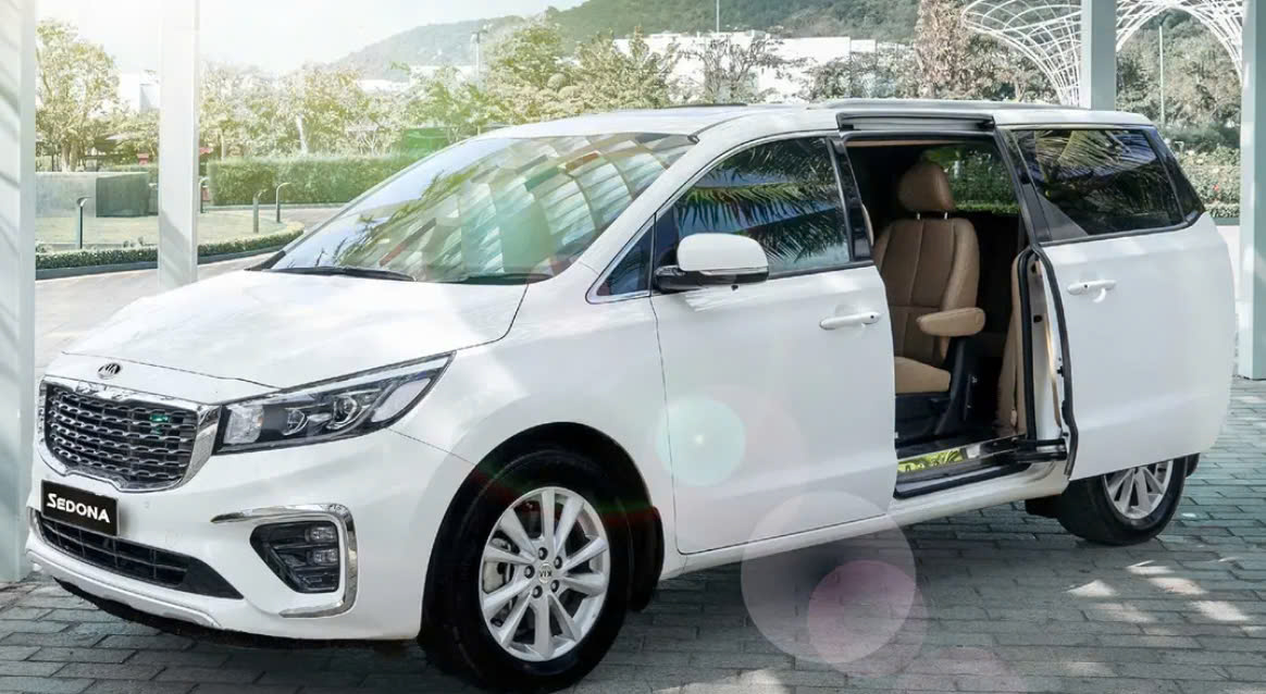  Thi Công Lắp Đặt Cửa Lùa - Cửa Hít Ô Tô Tại Cần Giuộc